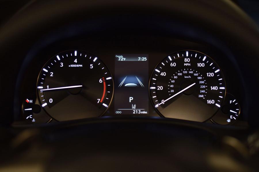  Lexus GS200t 2016 года  (фото 16 из 20)